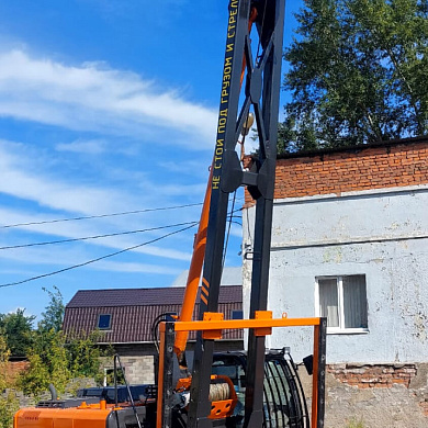 Съемное навесное устройство крана-трубоукладчика на экскаватор Hitachi ZX330